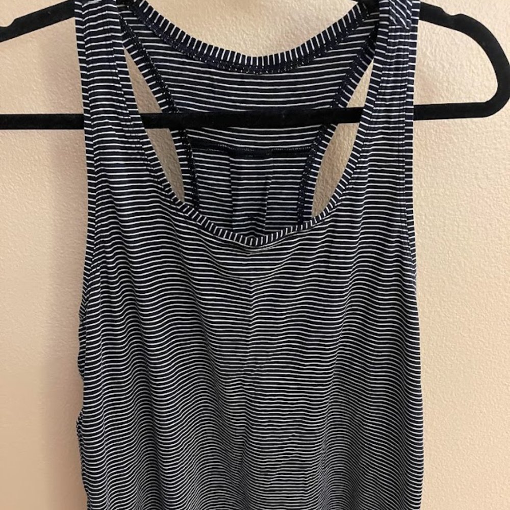 Lululemon Active Tank Top Women's Size Large - XL Black Striped Yoga Gym Jogging